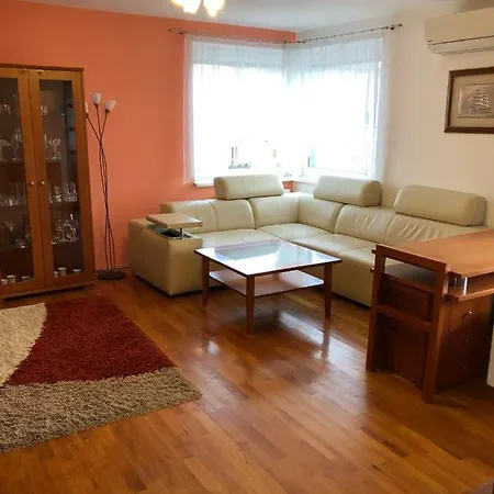 Tekelova 95m2 Apartment Presov